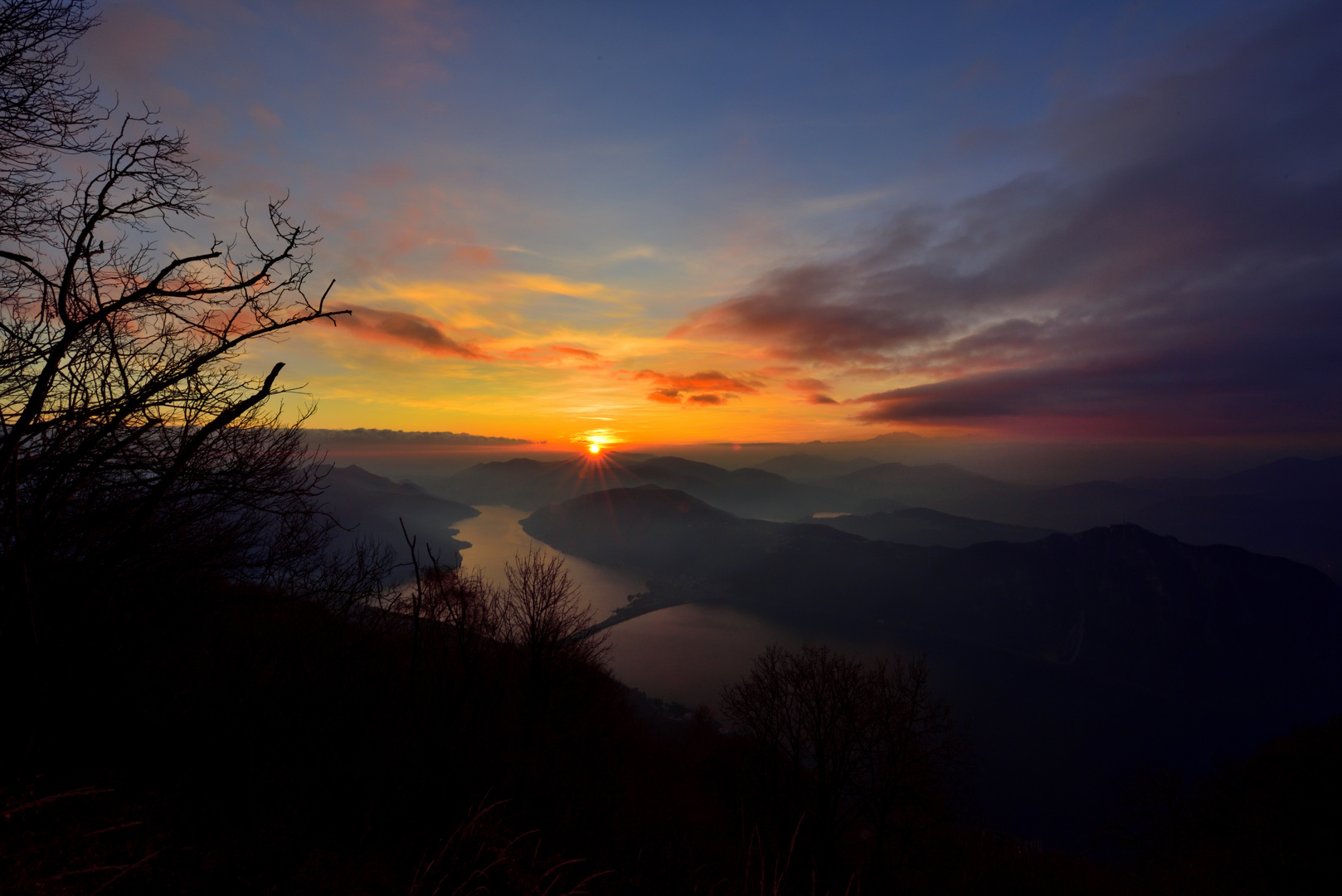 Sonnenuntergang über dem Tessin