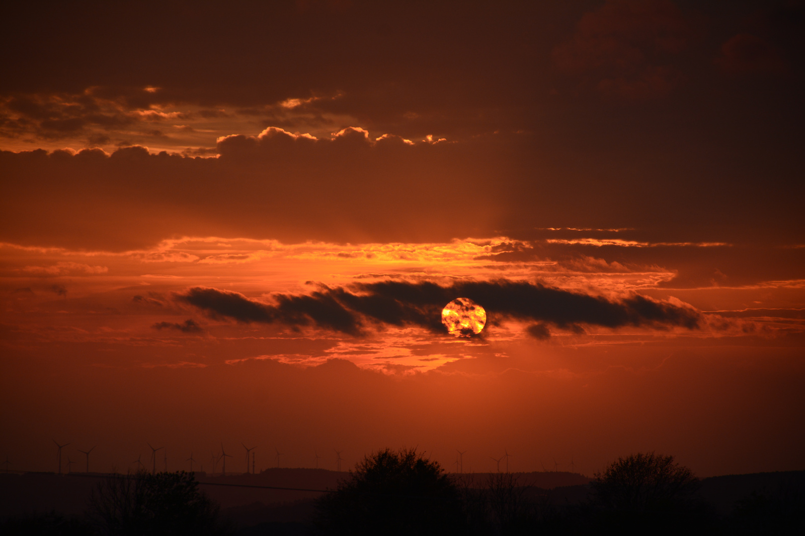 Sonnenuntergang über dem Westerwald II