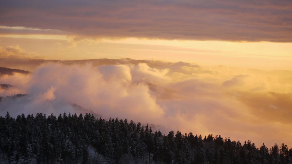 Sonnenuntergang über dem Wolkenmeer