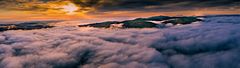 Sonnenuntergang über den Bergen des Bayerischen Waldes