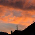 Sonnenuntergang über den Bergen von Domaso