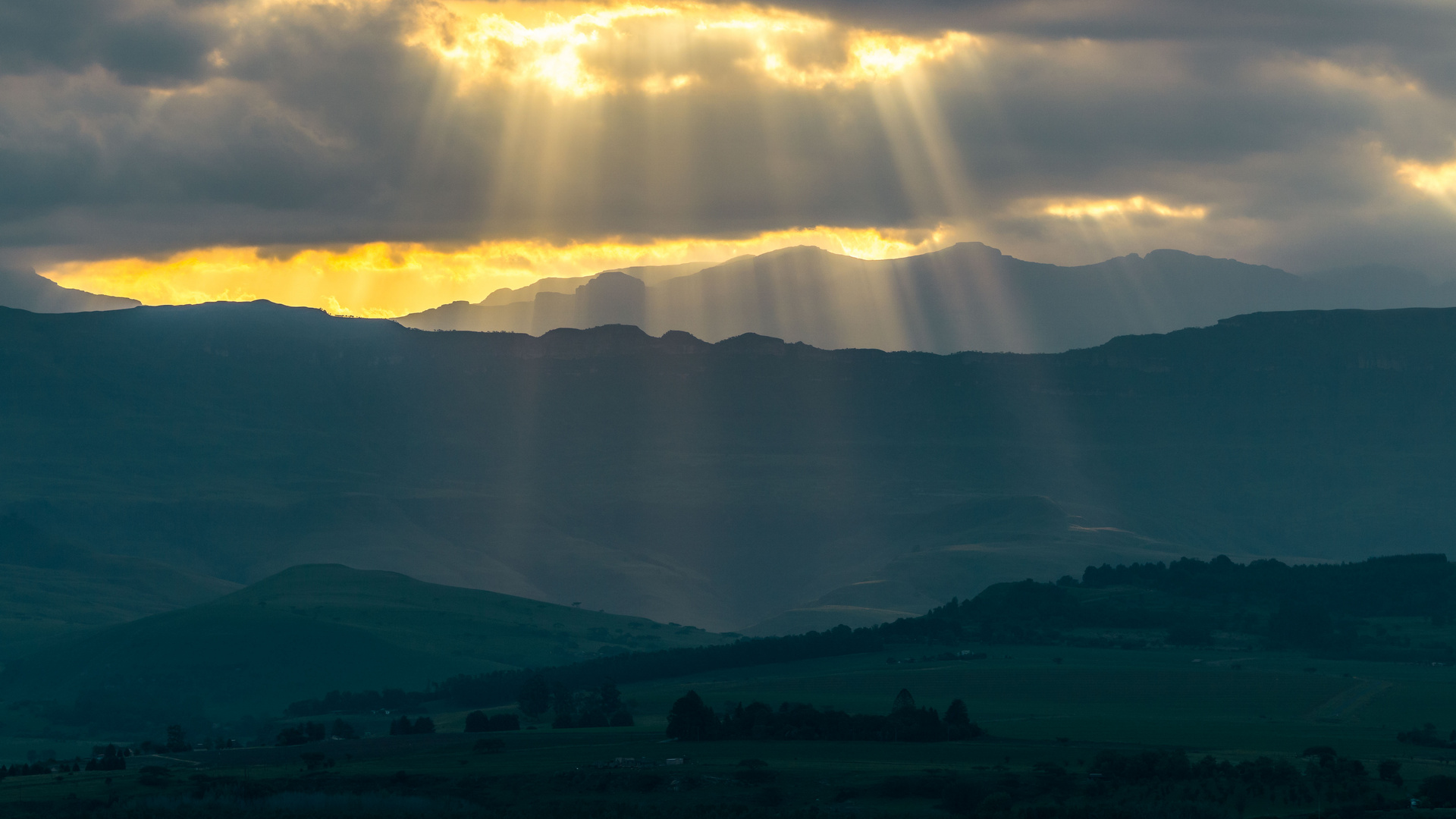 Sonnenuntergang über den Midlands Südafrikas