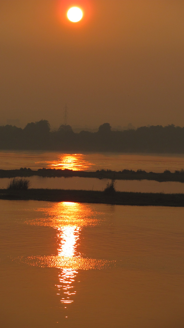 Sonnenuntergang über den Nil 2011.01