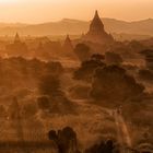 Sonnenuntergang über den Pagoden von Bagan, Myanmar