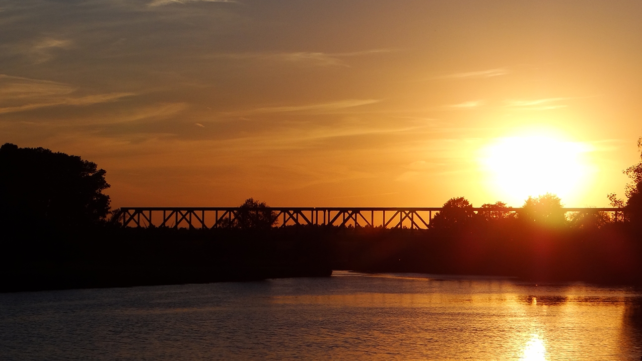 Sonnenuntergang über der Aller