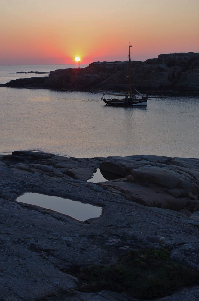 Sonnenuntergang über der Bucht von Vinga im Kattegat