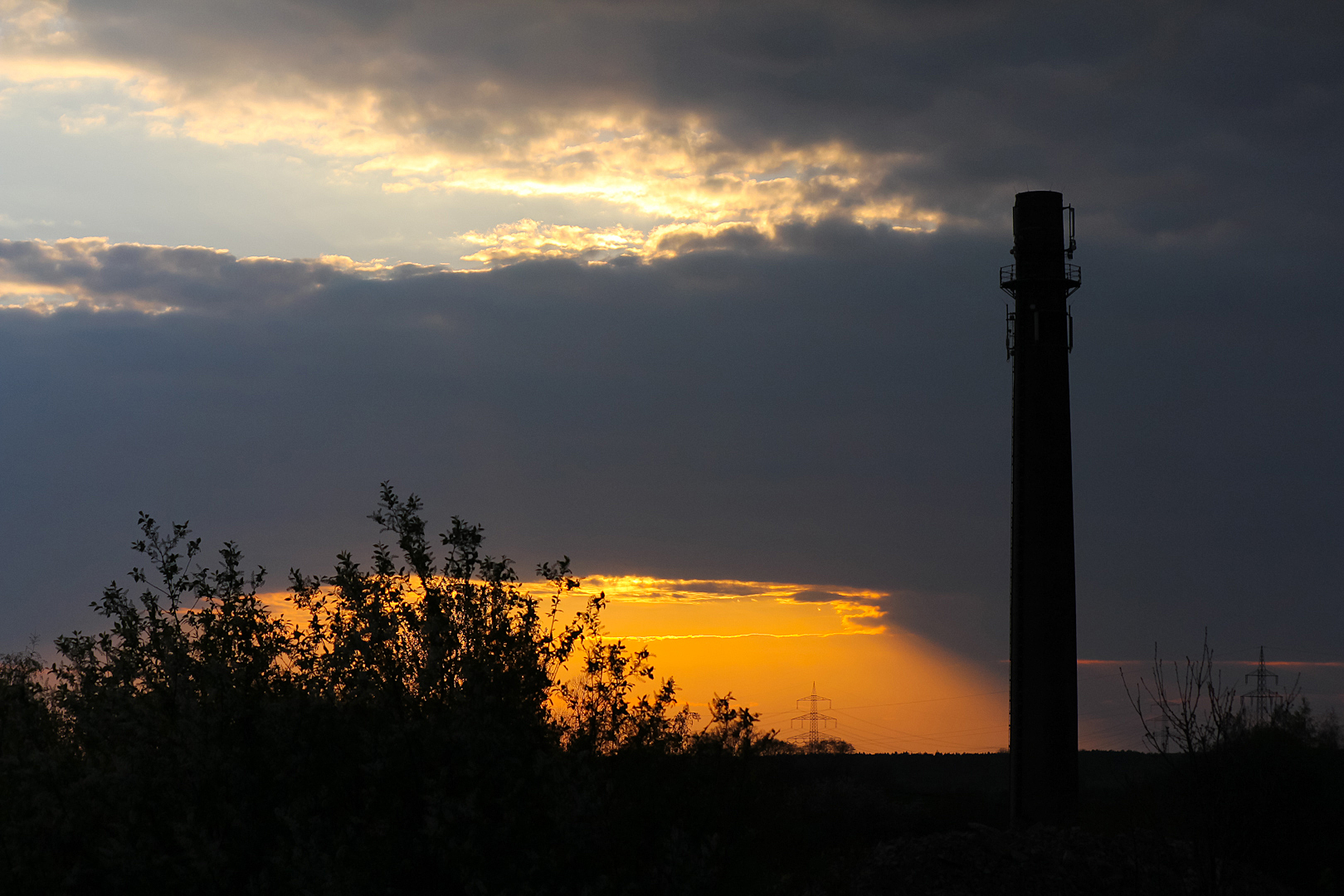 Sonnenuntergang über der ehemaligen Ziegelei in Sachsenhagen