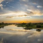 Sonnenuntergang ueber der Elbe