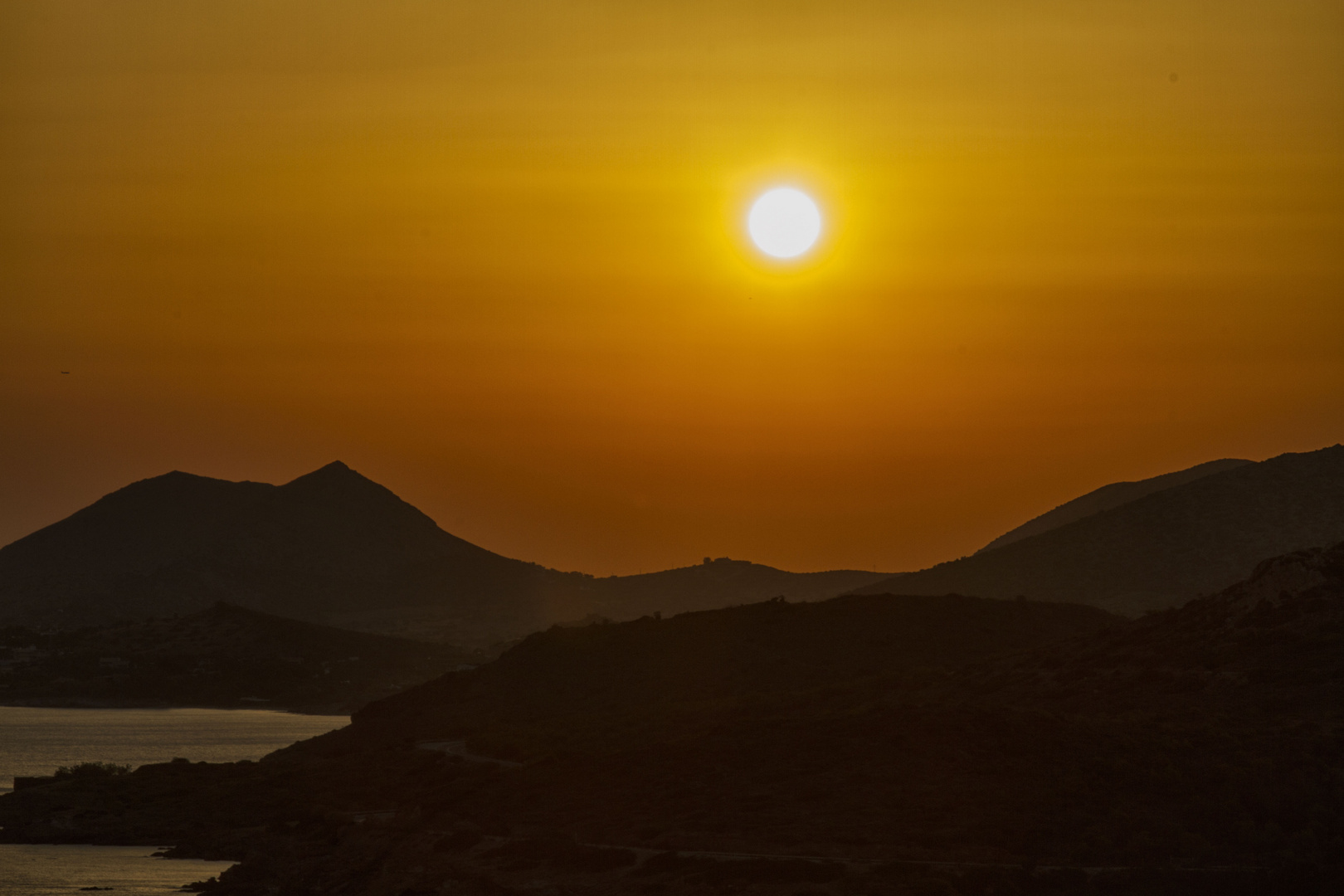 Sonnenuntergang über der griechischen Küste