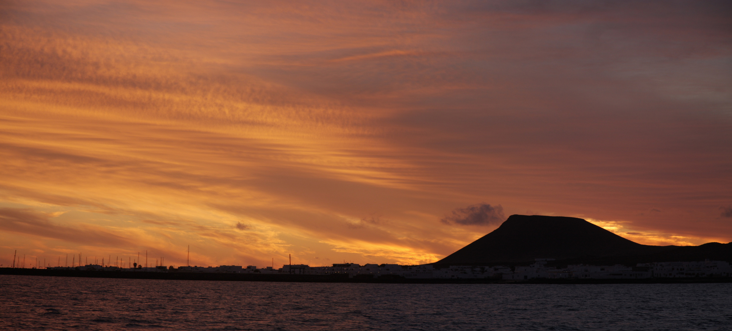 Sonnenuntergang über der Insel Graciosa/Lanzarote