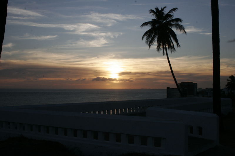 Sonnenuntergang über der Insel Itapoa