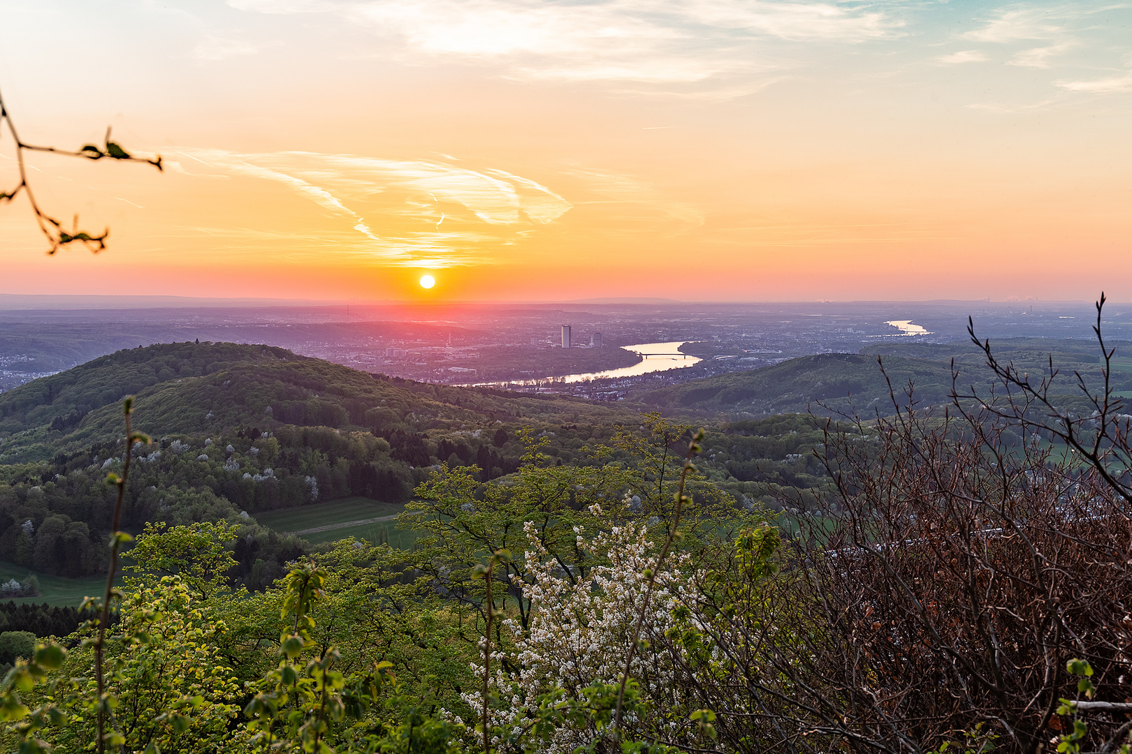 Sonnenuntergang über der Köln-Bonner-Bucht