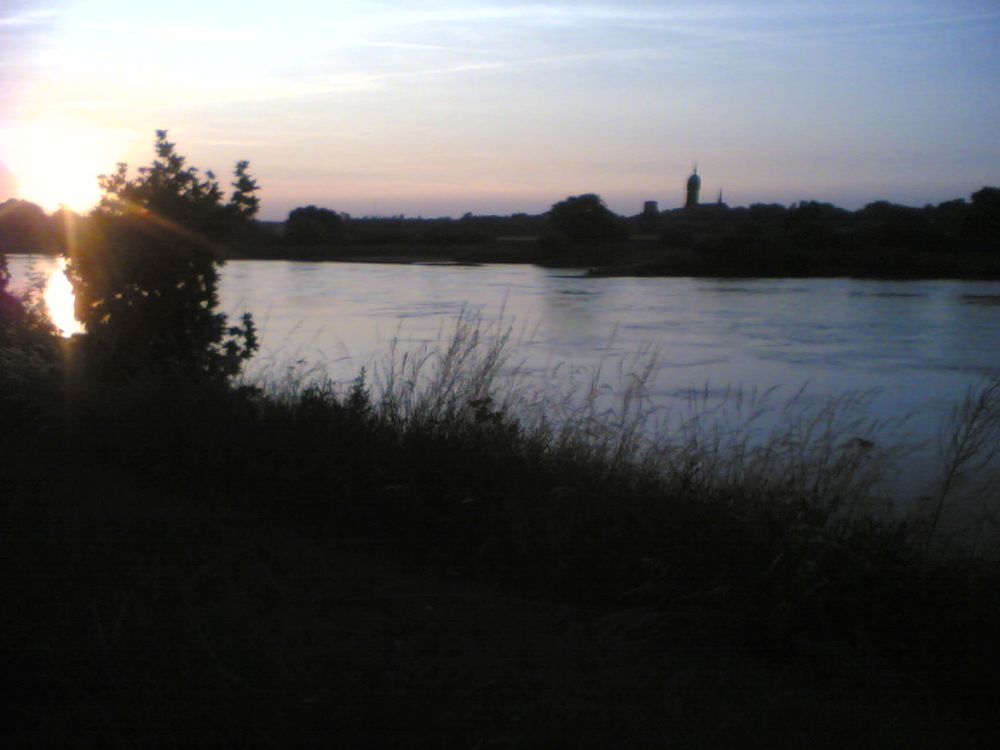 Sonnenuntergang über der Lutherstadt Wittenberg vom Elbdamm aus  2006