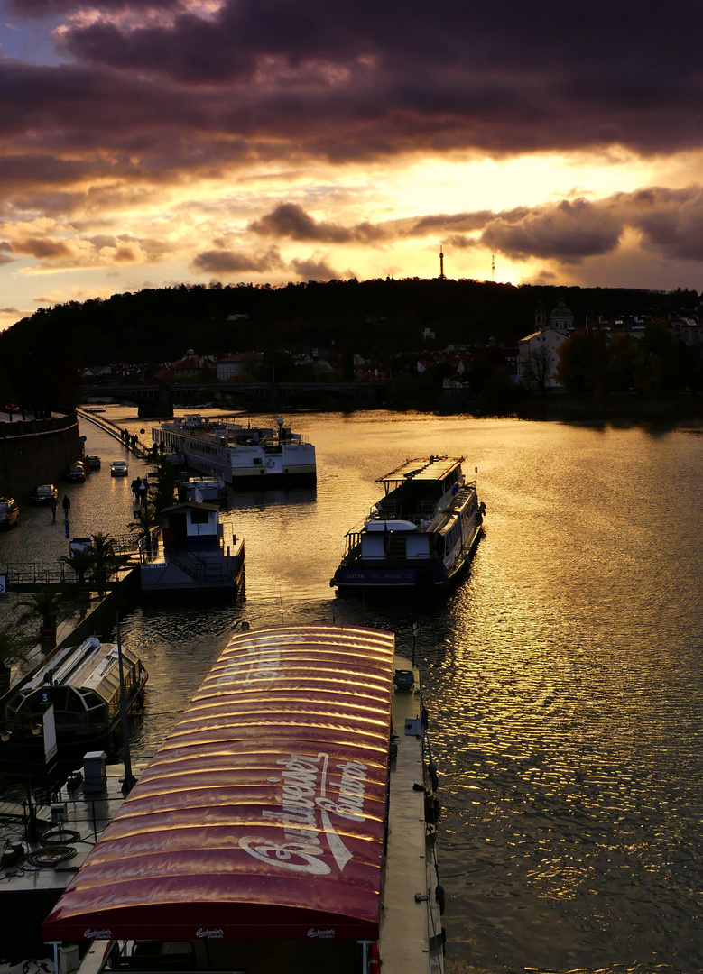 Sonnenuntergang über der Moldau