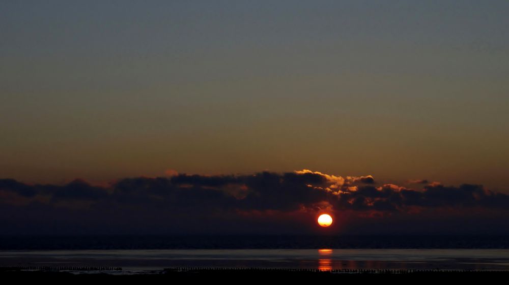 Sonnenuntergang über der Nordsee in Emmerlev Klev/DK 