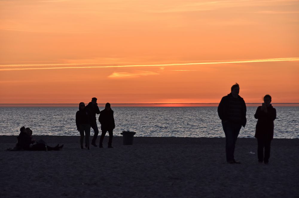 Sonnenuntergang über der Ostsee vor Warnemünde (2)