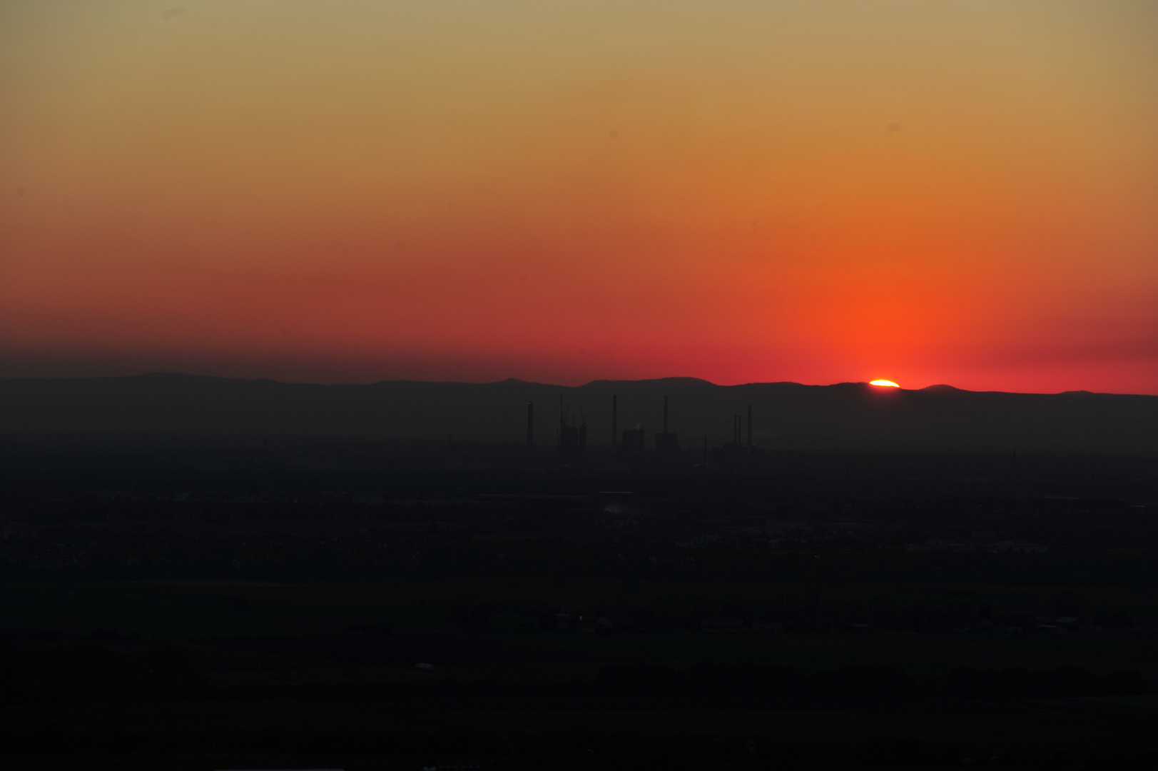 Sonnenuntergang über der Rheinebene