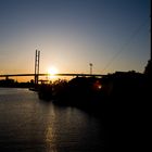 Sonnenuntergang über der Rügenbrücke