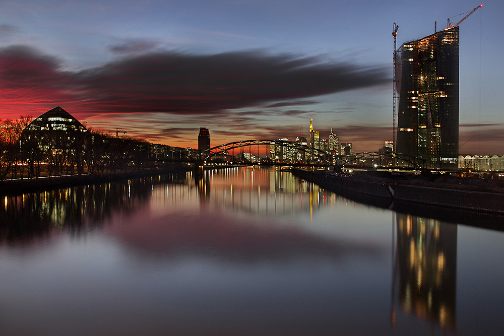 Sonnenuntergang über der Stadt