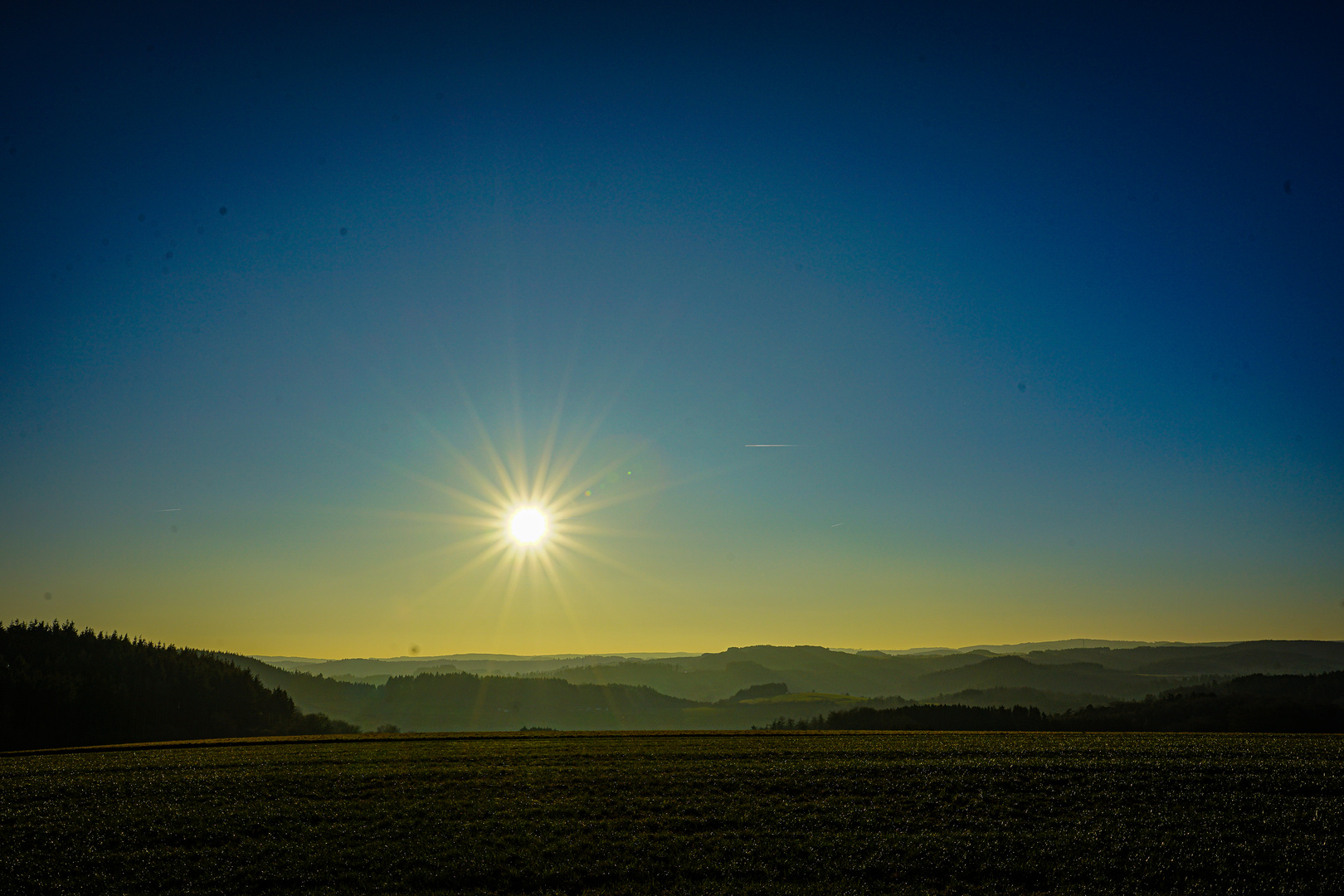 Sonnenuntergang über der Vulkaneifel 