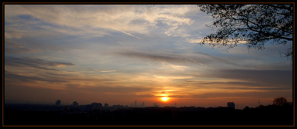 Sonnenuntergang über Frankfurt am Main