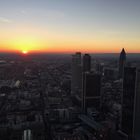 Sonnenuntergang über Frankfurt am Main im Spätherbst