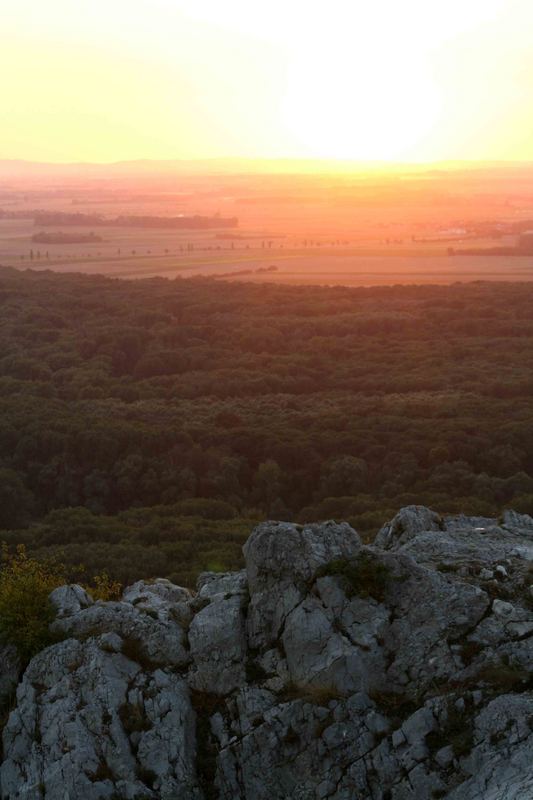 sonnenuntergang über hainburg