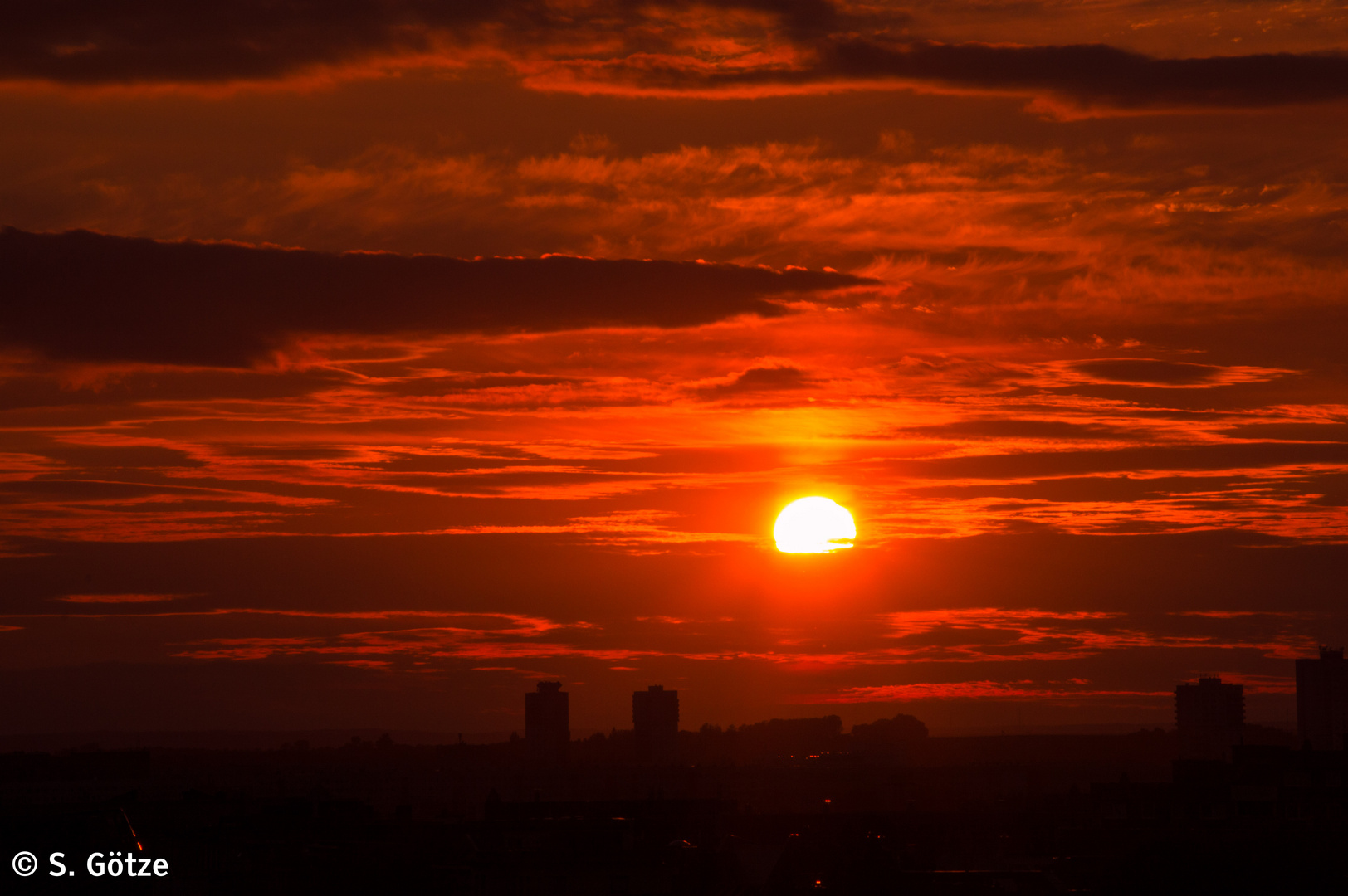 Sonnenuntergang über Halle-Neustadt