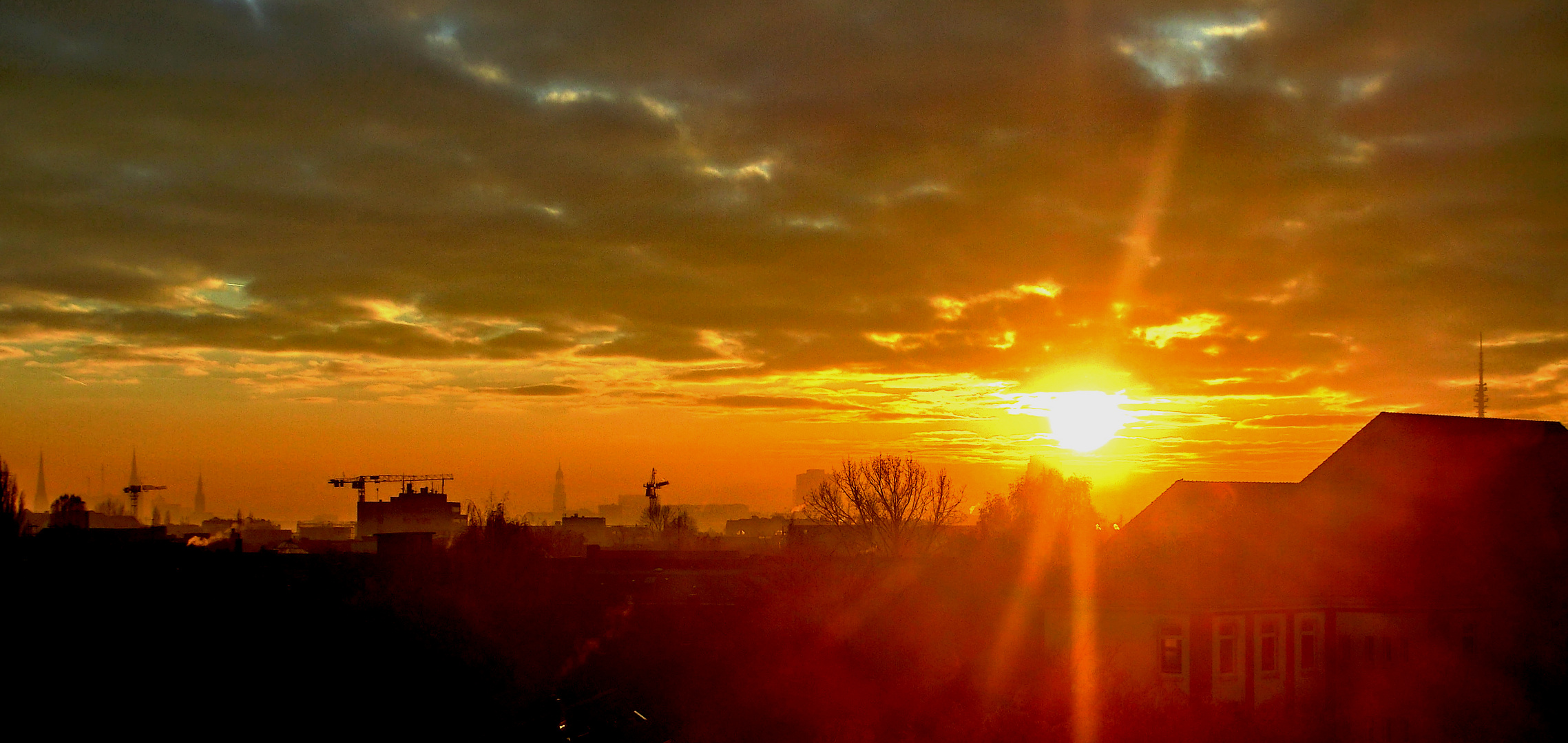 Sonnenuntergang über Hamburg