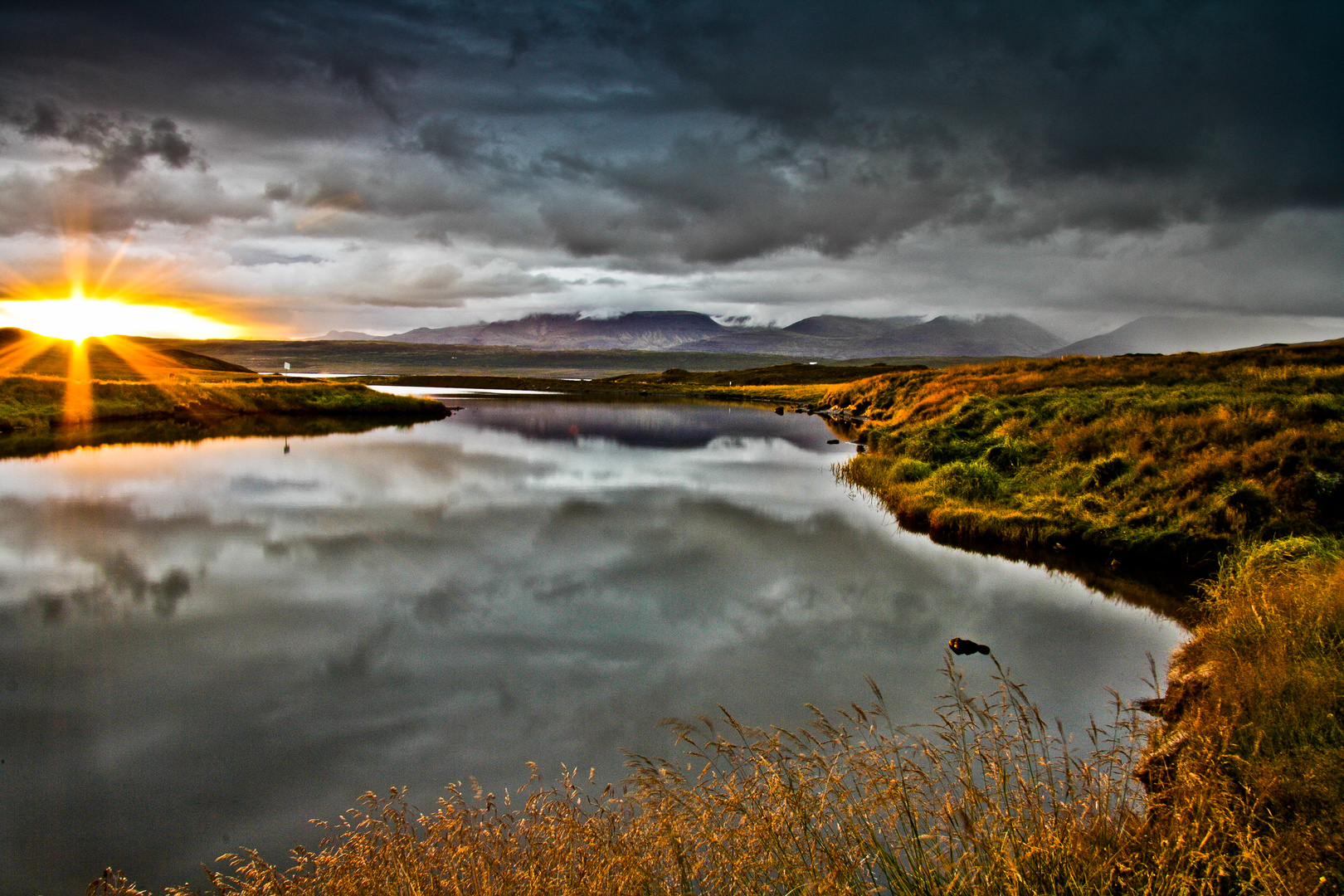 Sonnenuntergang über Hvalfjörður