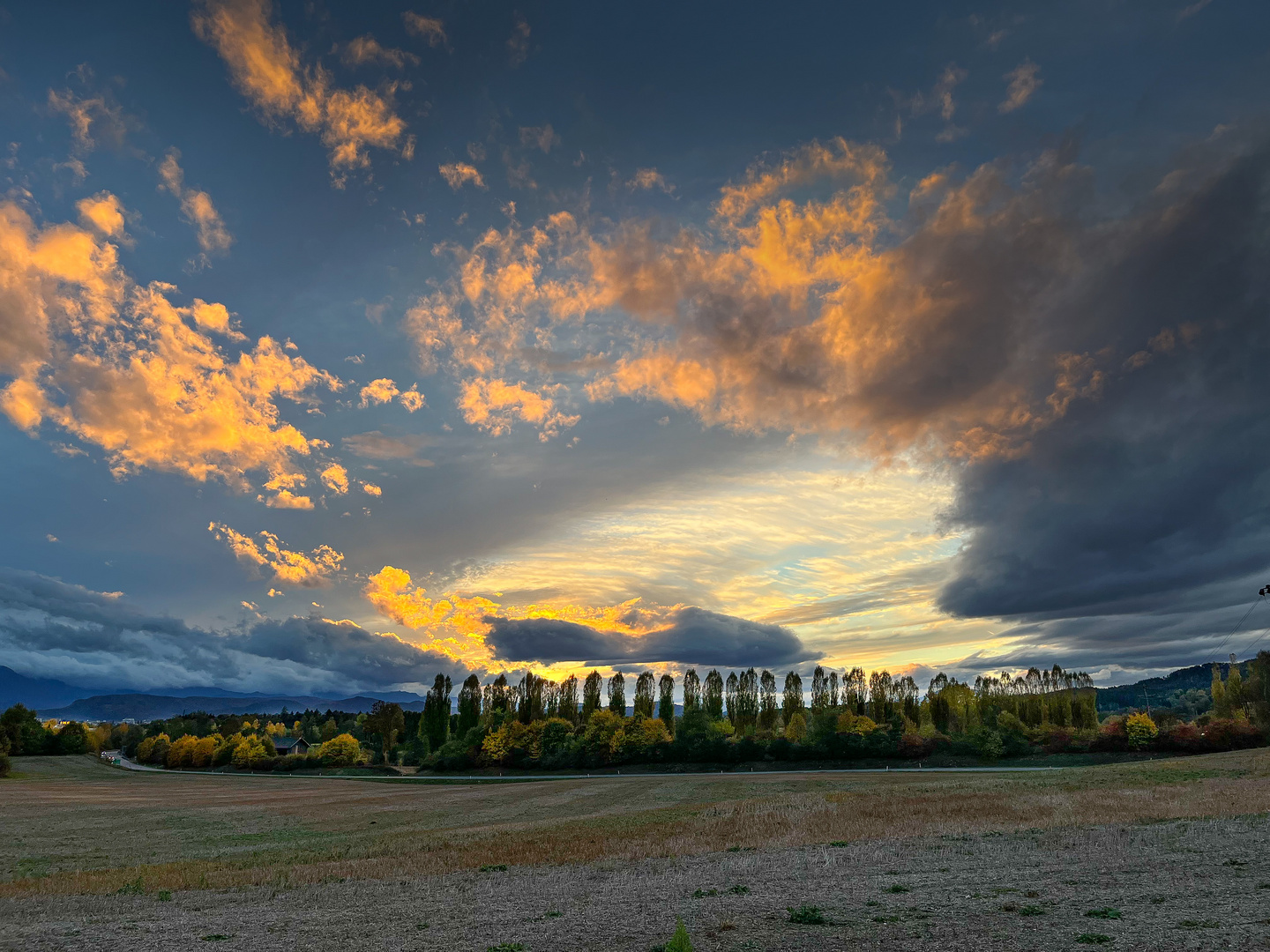 Sonnenuntergang über Klagenfurt 