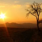 Sonnenuntergang über König- und Lilienstein in der Sächsischen Schweiz