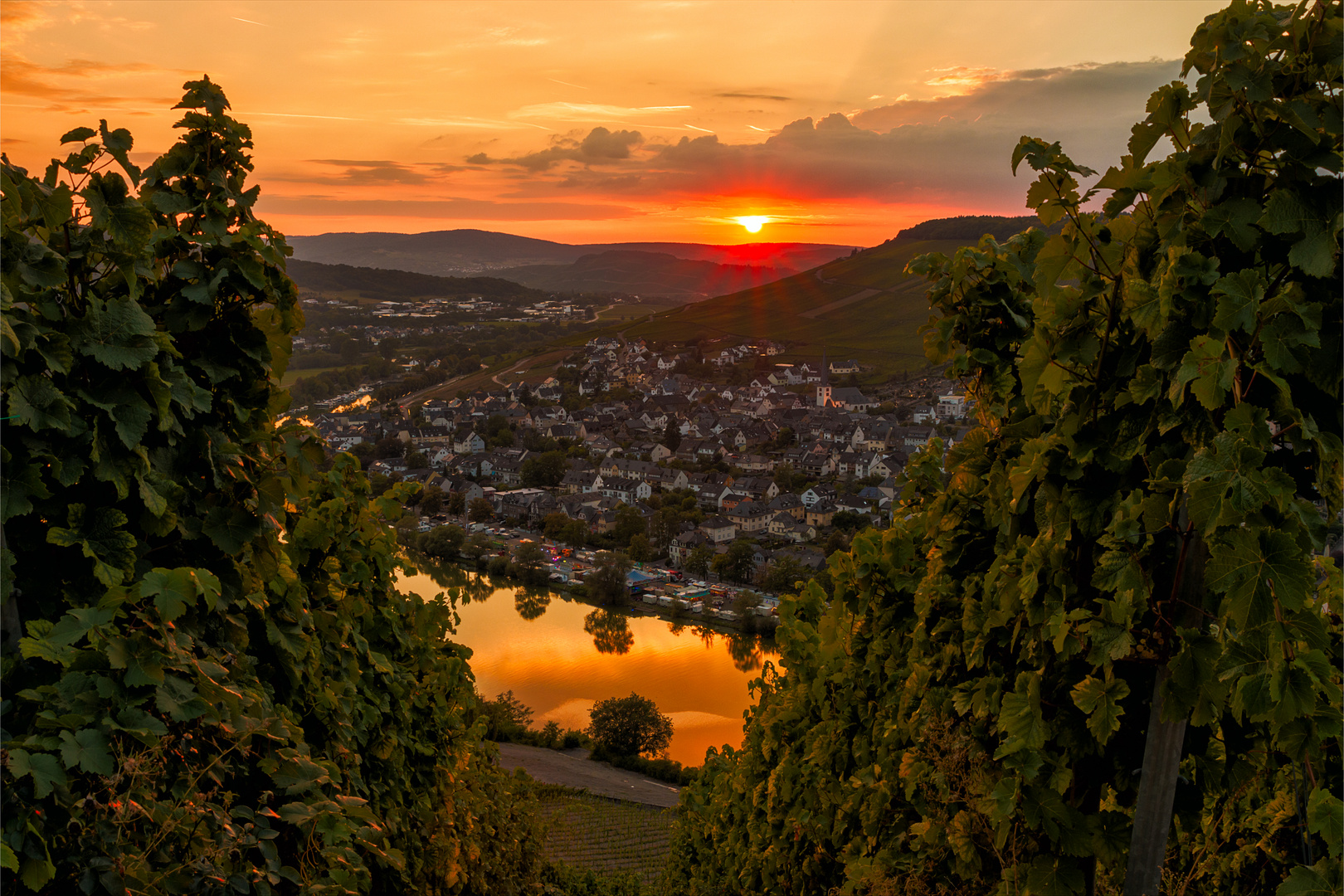 Sonnenuntergang über Kues