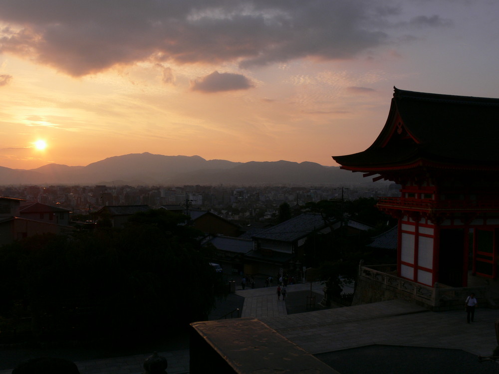 Sonnenuntergang über Kyoto