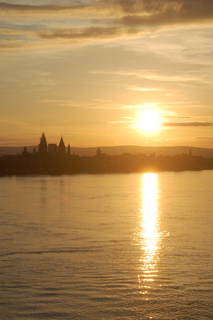 Sonnenuntergang über Mainz