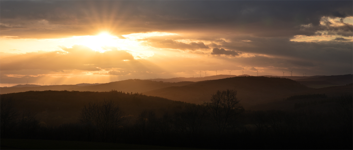 Sonnenuntergang über Marburger Bergland
