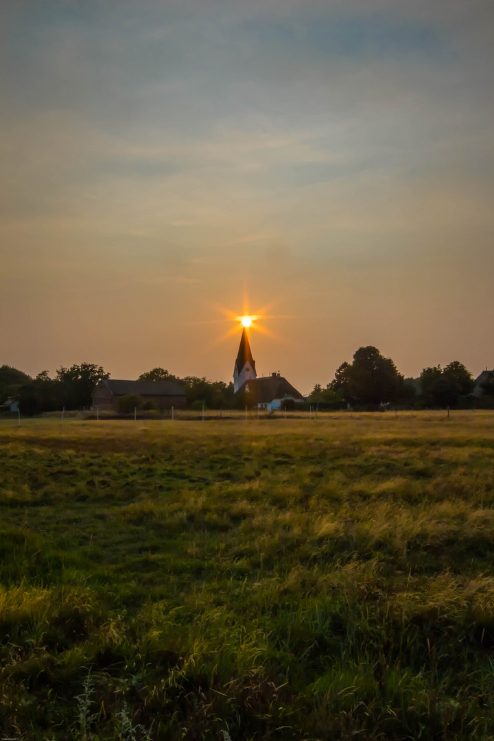 Sonnenuntergang über Nebel