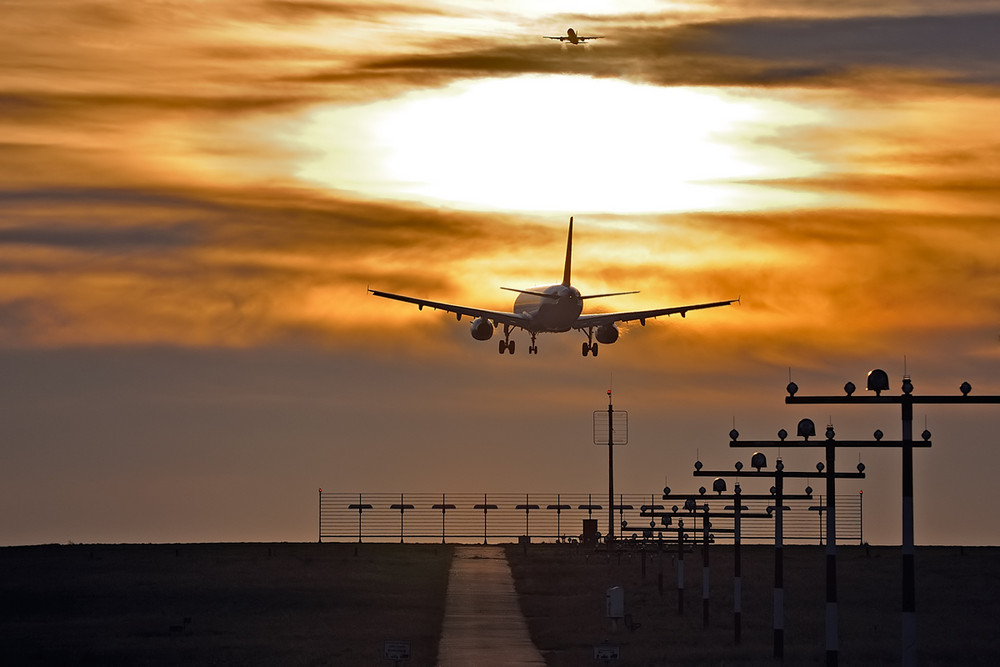 Sonnenuntergang ueber RWY23L