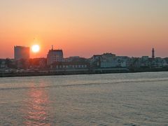 Sonnenuntergang über Warnemünde ...