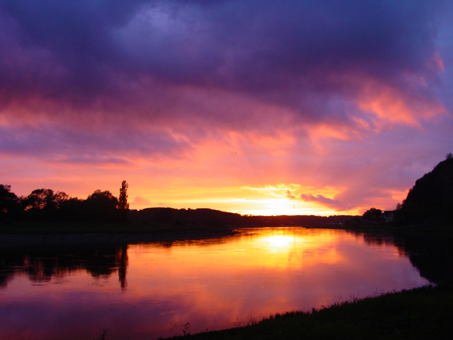 Sonnenuntergang überm Fluss