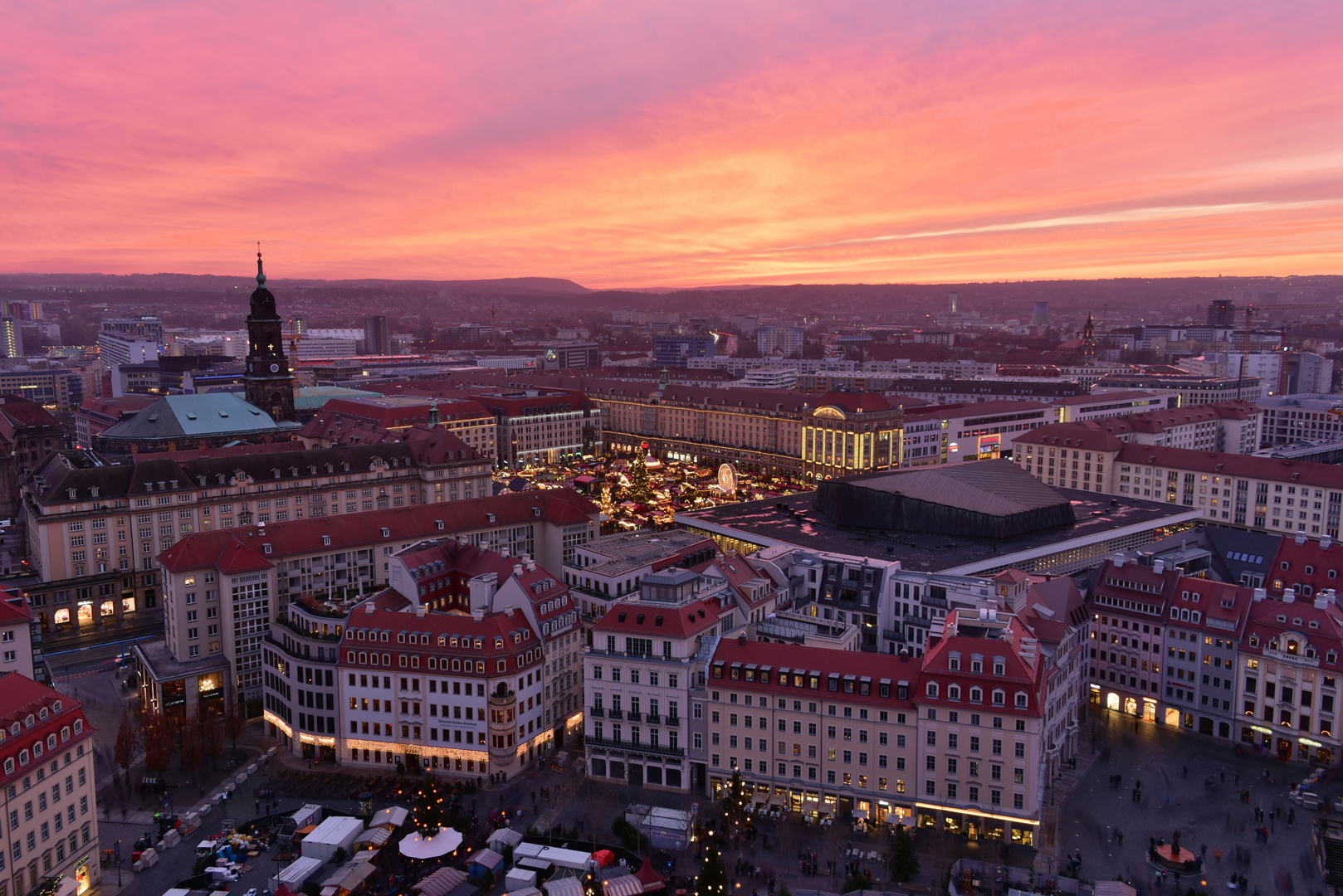 Sonnenuntergang überm Striezelmarkt