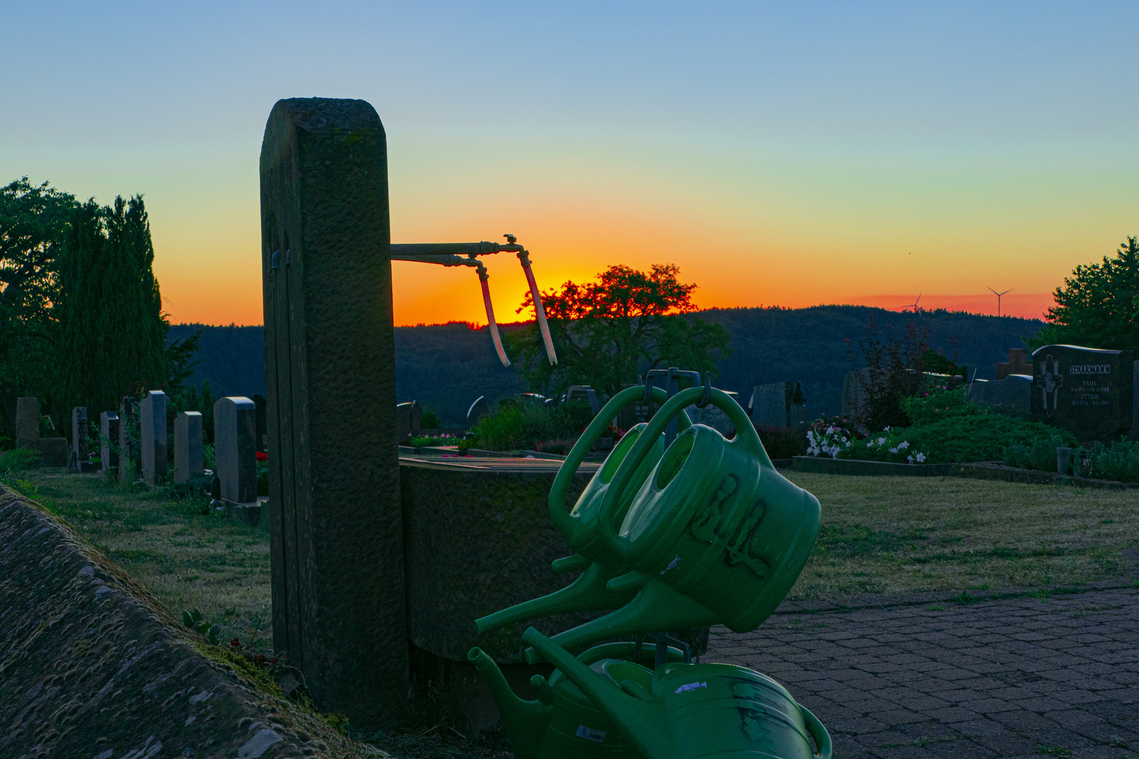 Sonnenuntergang übern Friedhof