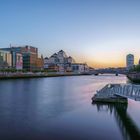 Sonnenuntergang und blaue Stunde am River Liffey in Dublin