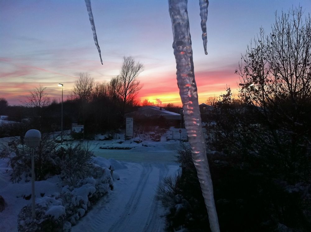 Sonnenuntergang und Eiszapfen