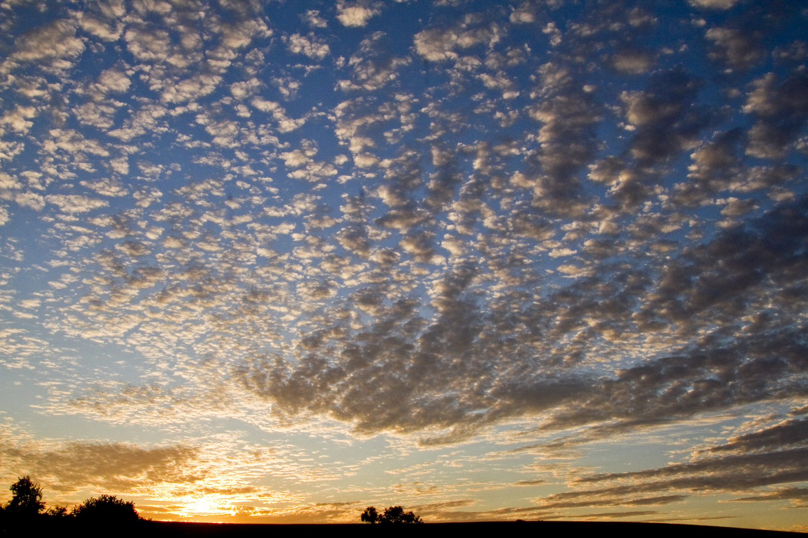 Sonnenuntergang und Wolkenspiel in Höchstberg - 2