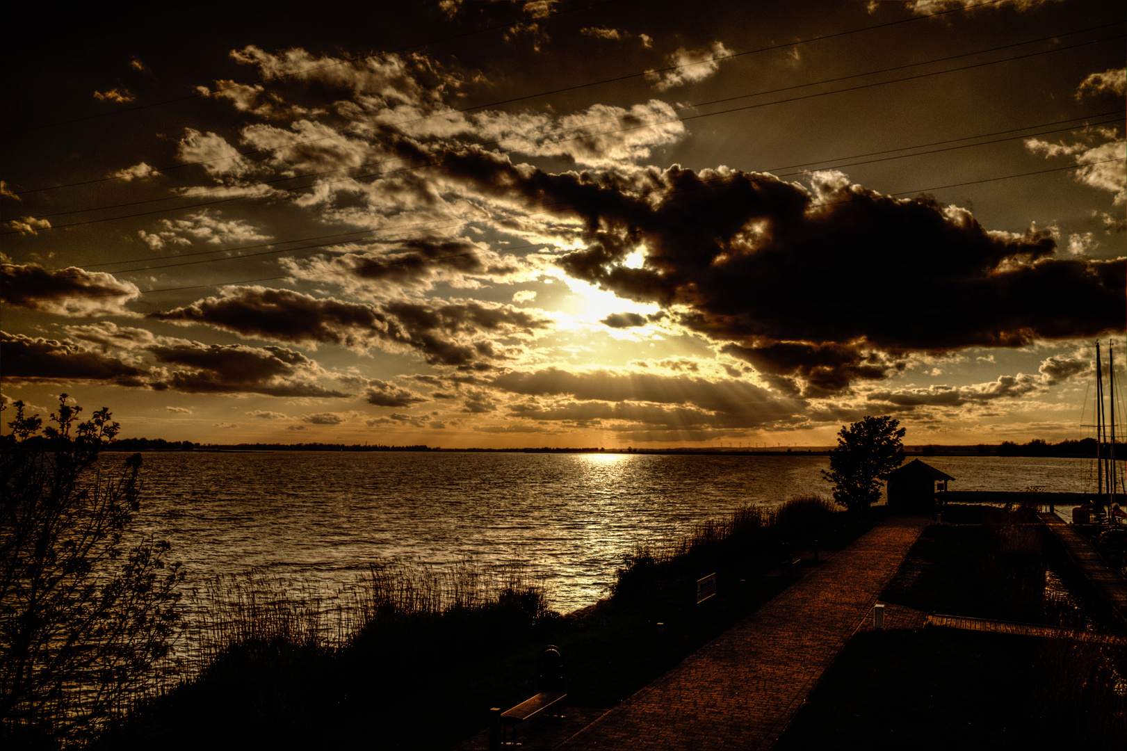 Sonnenuntergang unweit der Hubbrücke Karnin