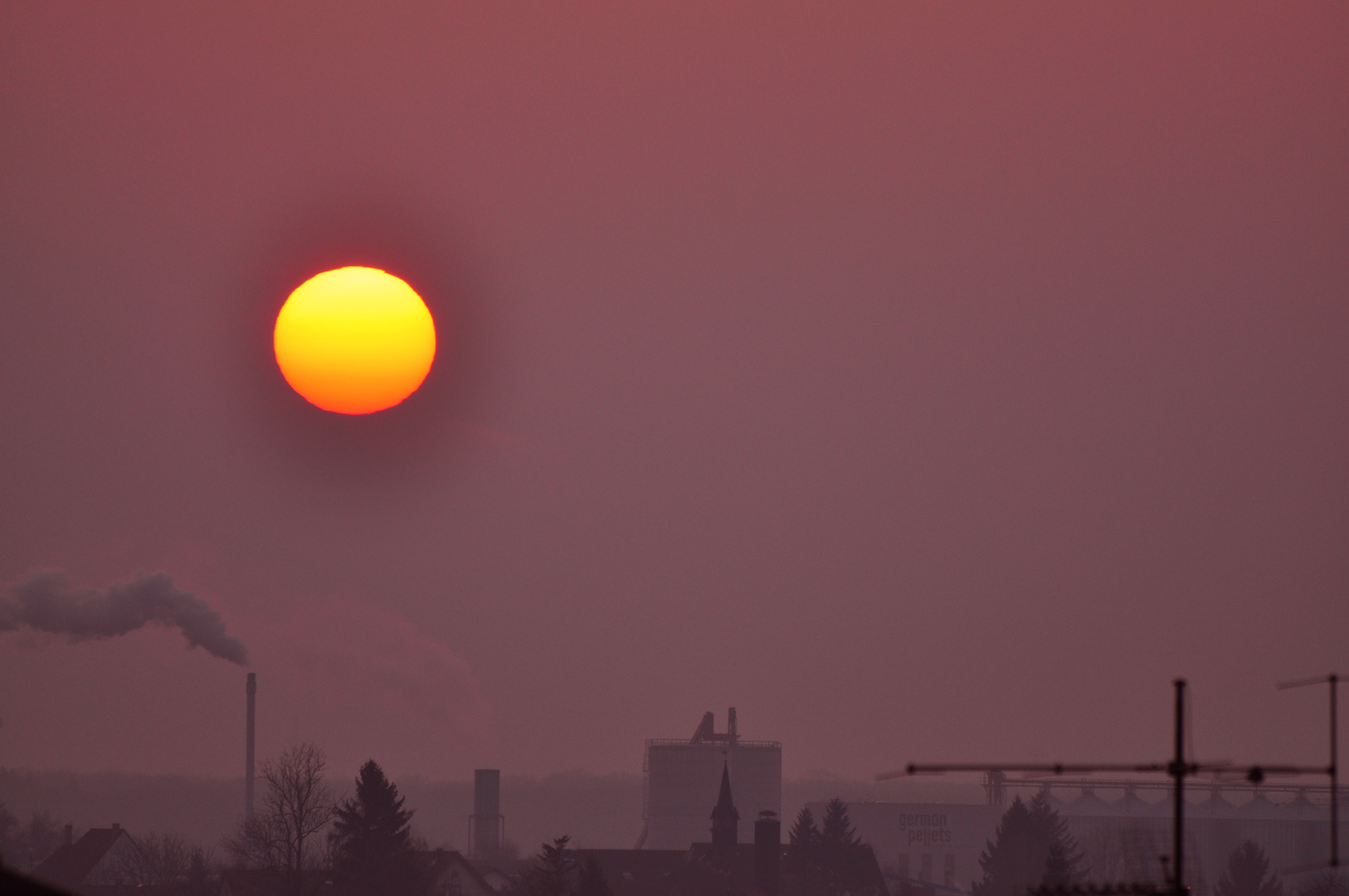 Sonnenuntergang vom Garten aus gesehen