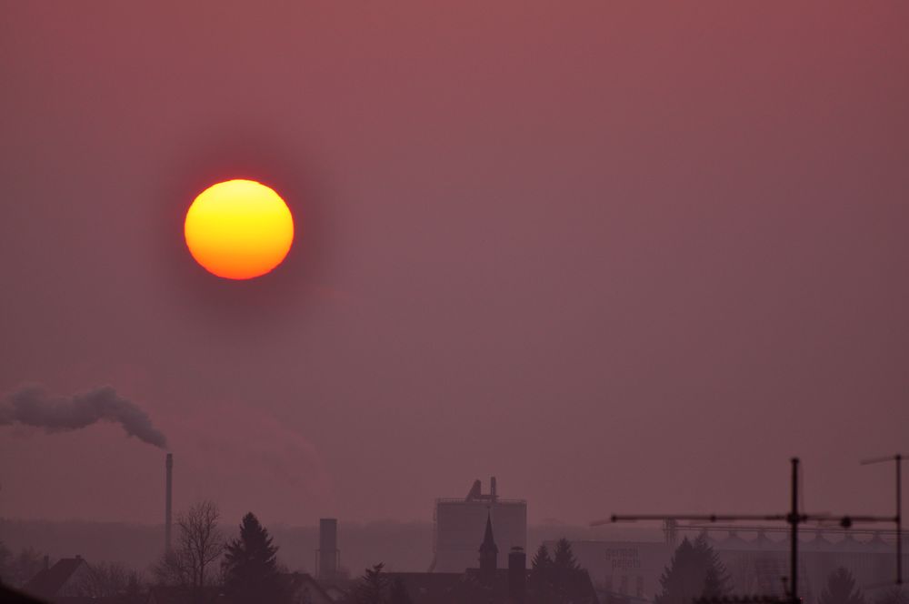 Sonnenuntergang vom Garten aus gesehen