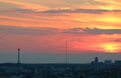 Sonnenuntergang vom Kollhoff Tower gesehen.