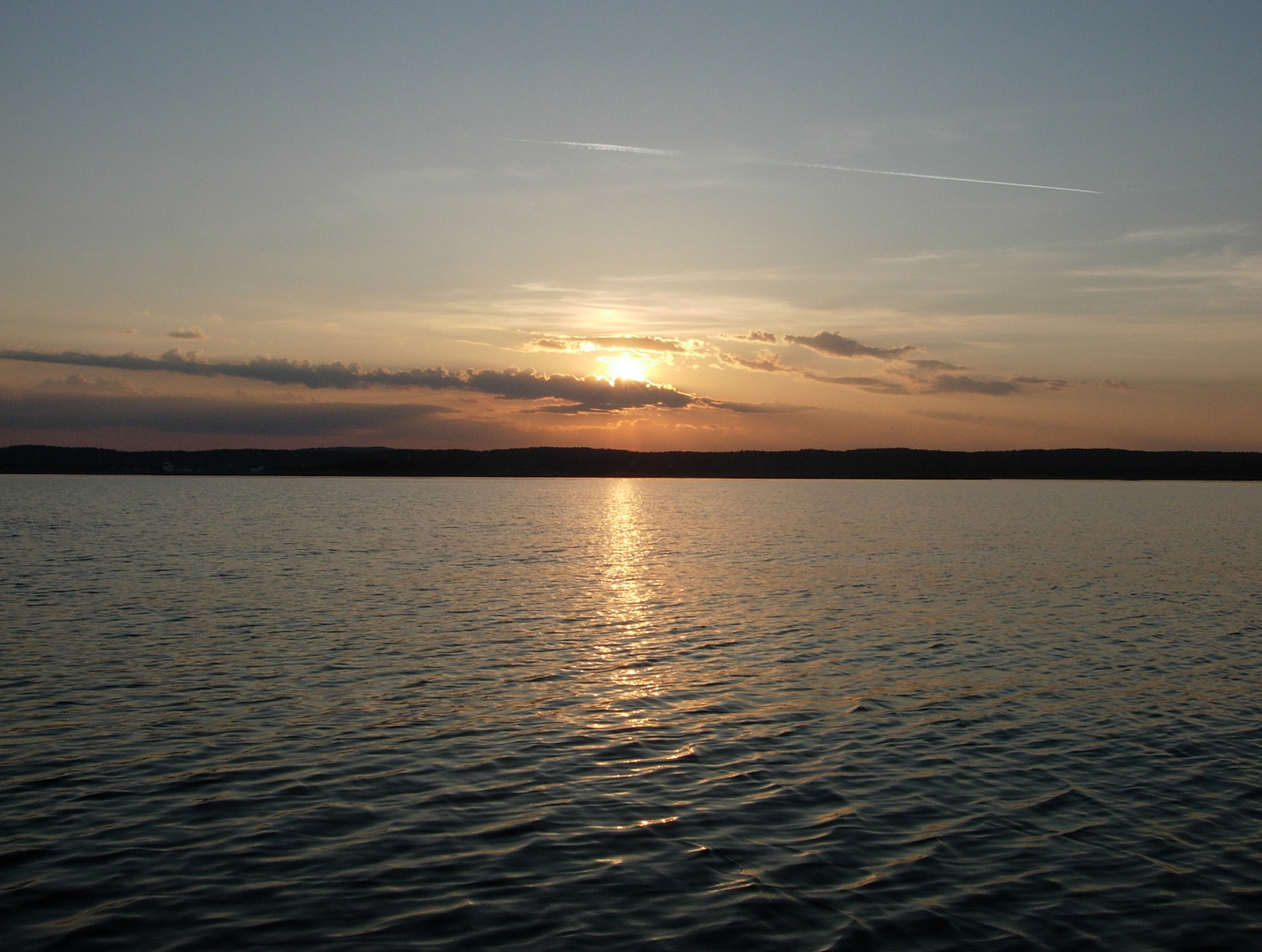 Sonnenuntergang vom Wasser